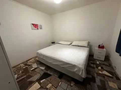 Casa 8 ambientes con 2 baños