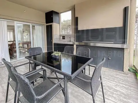Nuevoingreso! Casa a la venta en Los Naranjos!