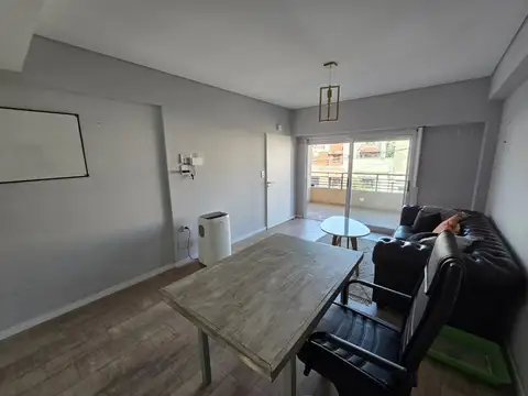 DEPARTAMENTO 2 AMBIENTES EN VENTA EN ALSINA BALCON