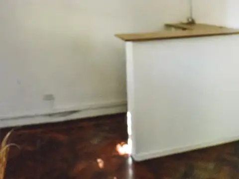 Casa 6 ambientes con 2 baños