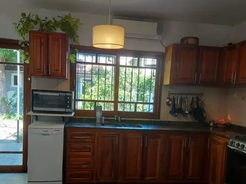 Casa 4 ambientes con 3 baños