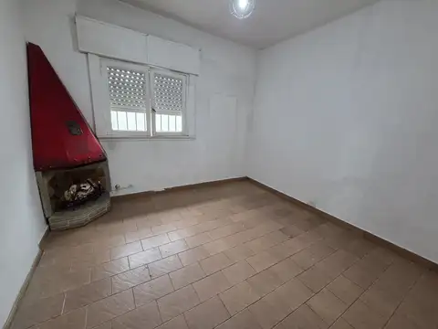 BUEN DEPTO T/CASA 4 AMB C/DOS PATIOS EN R. DE ESCALADA!