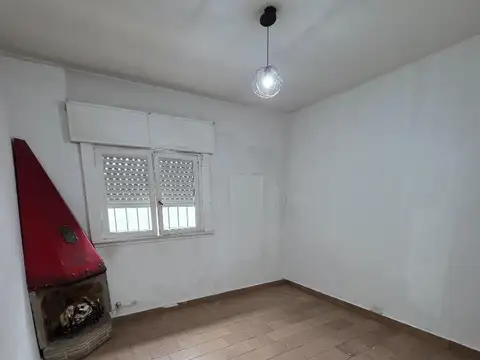 Depto Tipo Casa en Alquiler 40 años