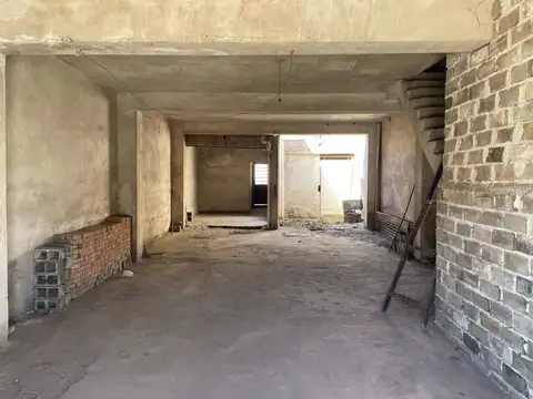 Oportunidad Única  Galpón con Oficinas y Terraza