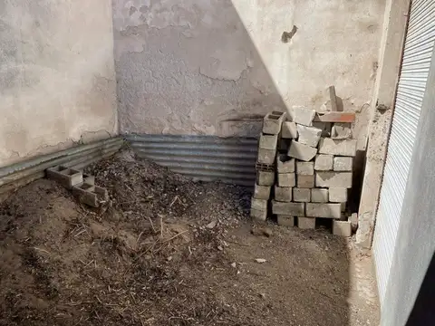 Oportunidad Única  Galpón con Oficinas y Terraza