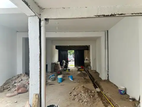 Oportunidad Única  Galpón con Oficinas y Terraza