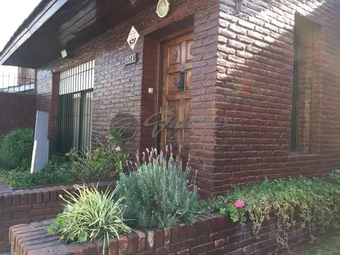 HERMOSA PROPIEDAD en Venta en ZÁRATE OPORTUNIDAD permuta Residencial CHALET 100