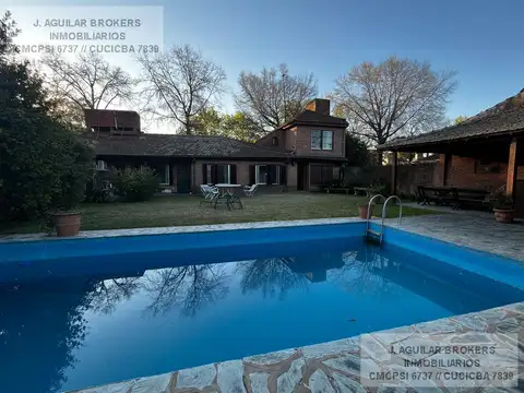 Casa 4 ambientes con 2 baños