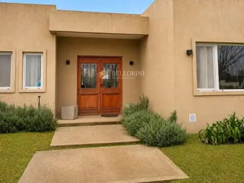 Casa 4 ambientes en venta en Barrio San Pablo, Pilar | 3 dormitorios, suite, pileta y parrilla