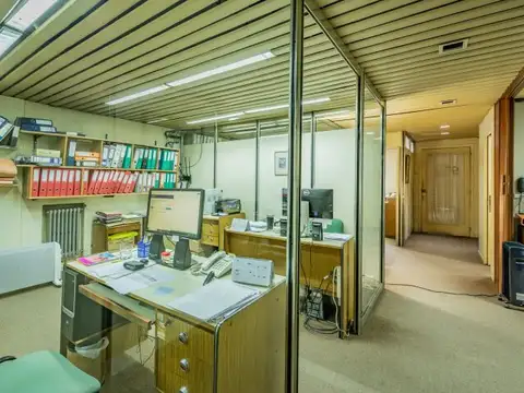 VENTA OFICINA EN MICROCENTRO