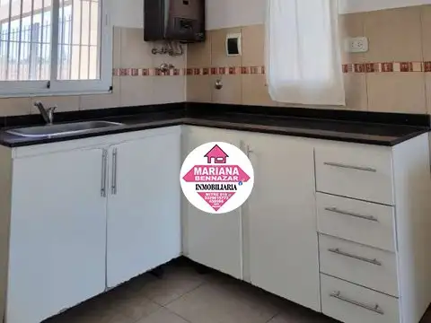 Casa 2 ambientes con 1 baño