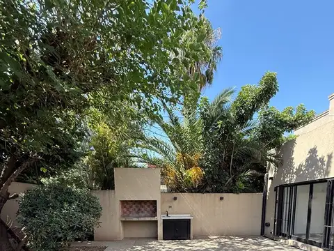 Casa en Alquiler 1 año