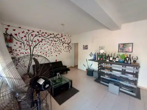 Casa 5 ambientes con 1 baño