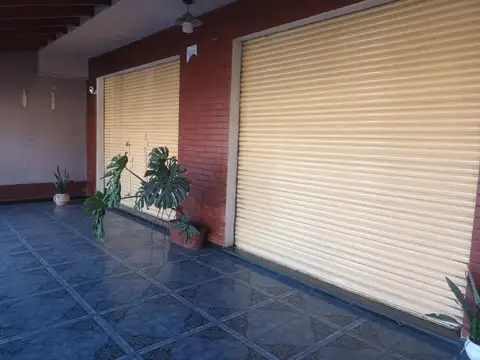 Casa 5 ambientes con 4 baños
