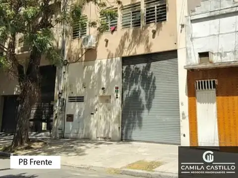 Edificio de oficinas y depósito en alquiler de 1350m2 ubicado en Flores