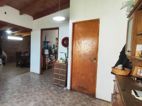 Casa en esquina con locales comerciales cerca de barrio cerrado - Formosa 1000 - Roldán | Venta
