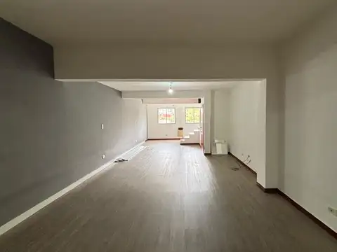 HERMOSO Y AMPLIO DPTO EN DUPLEX PH.- 4 AMB.- CONTRA FRENTE.- EXCELENTE UBICACION!