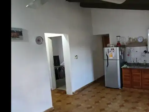 Casa 4 ambientes con 1 baño