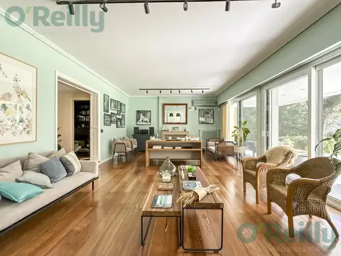 Casa en Venta con 3 cocheras