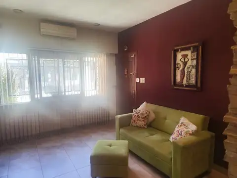 Casa en Venta con 4 cocheras
