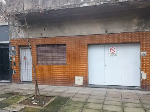 LOCAL O DEPÓSITO   CON SECTOR PARA COCINA   BAÑO Y LAVADERO