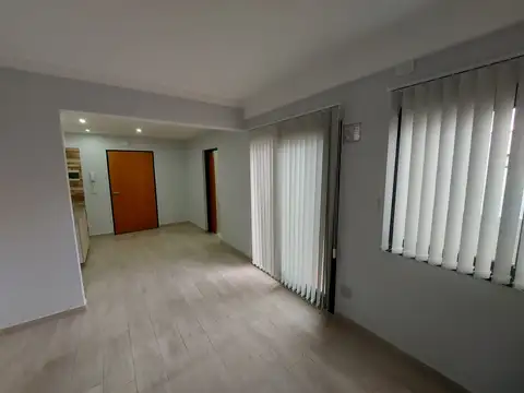 Departamento en Alquiler en Monte Castro, $ 550.000