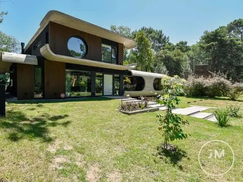 Casa de gran categoría  en Cariló