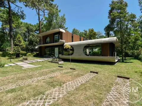 Lambertiana entre Avestruz y Divisadero