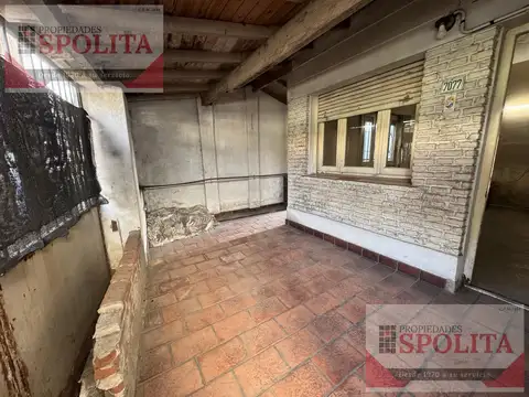 Casa 4 ambientes con 2 baños