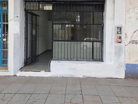 LOCAL CÉNTRICO   " FRENTE A COLEGIO GENERAL BELGRANO "