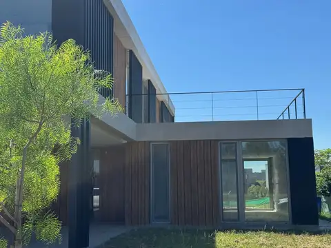 Casa en Venta en Laguna Grande, USD 580.000