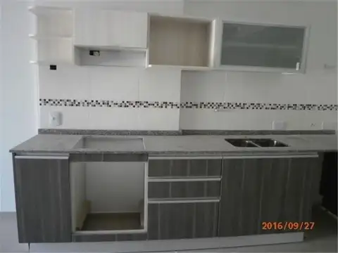 EXCELENTE EDIFICIO DEPTO . 1 AMB. CON BALCON Y PARRILLA  A ESTRENAR CON COCHERA