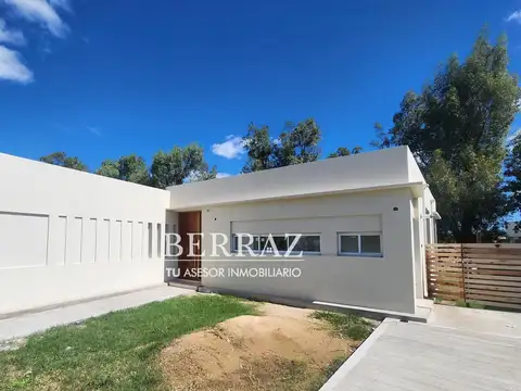 Casa venta 4 ambientes en Santa Emilia Pilar del este lote de 673 m2