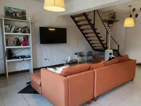Casa 3 ambientes con 2 baños