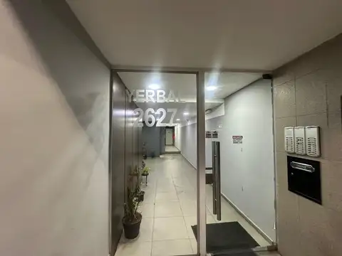 Yerbal 2600, Departamento Moderno 2 Ambientes, con Balcón, Flores
