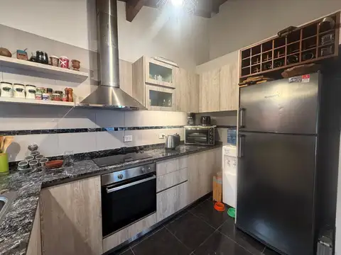 Casa 4 ambientes con 2 baños