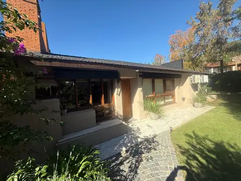Casa en Venta con 3 cocheras