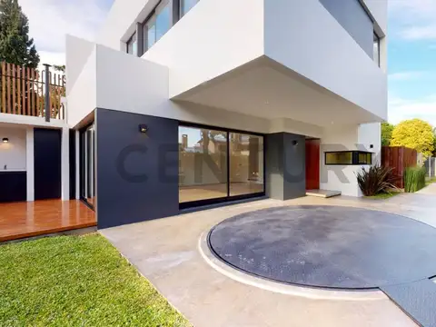 Casa Apto banco en venta, La Plata.