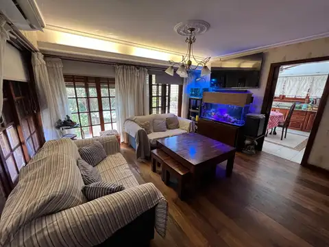 Casa 6 ambientes con 3 baños