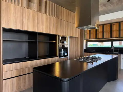 Casa en Venta en Puertos - Barrio Amarras, USD 1.400.000