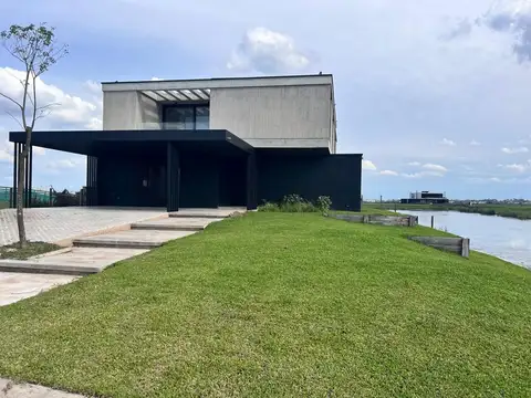 Puertos Del Lago, Barrio Amarras 100