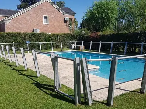 Casa 5 ambientes con 4 baños