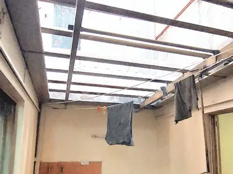 Departamento de 2 dormitorios en planta baja a metros de facultades.