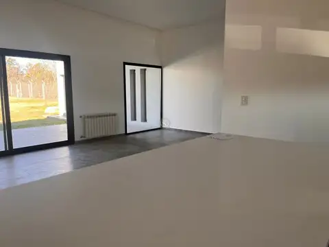 Casa  en Venta en Santa Sofía, Pilar del Este, Pilar
