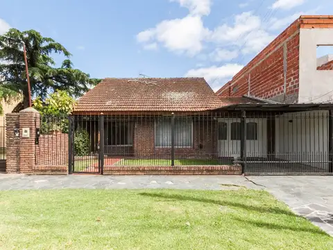 CASA BURZACO 5 AMB PILETA Y PARQUE (C/PLANOS)