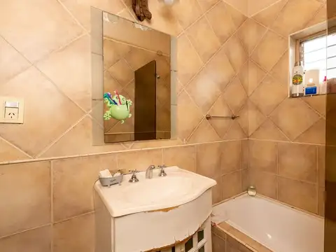 Depto Tipo Casa en Venta en El Palomar, USD 80.000