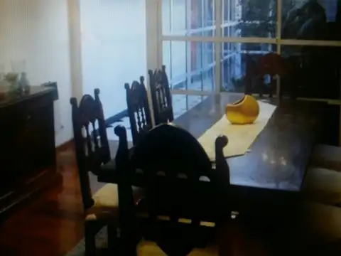 Casa 5 ambientes con 4 baños