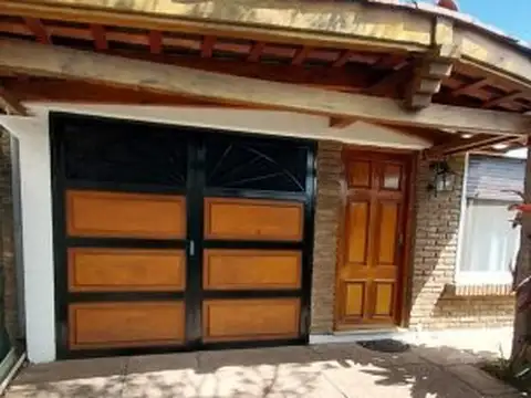 Casa en Venta en Barrio Parque Field, USD 115.000