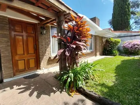 Casa en Venta con 1 cochera