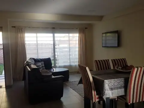 Casa en venta - 2 Dormitorios 1 Baño - San Bernardo del Tuyú